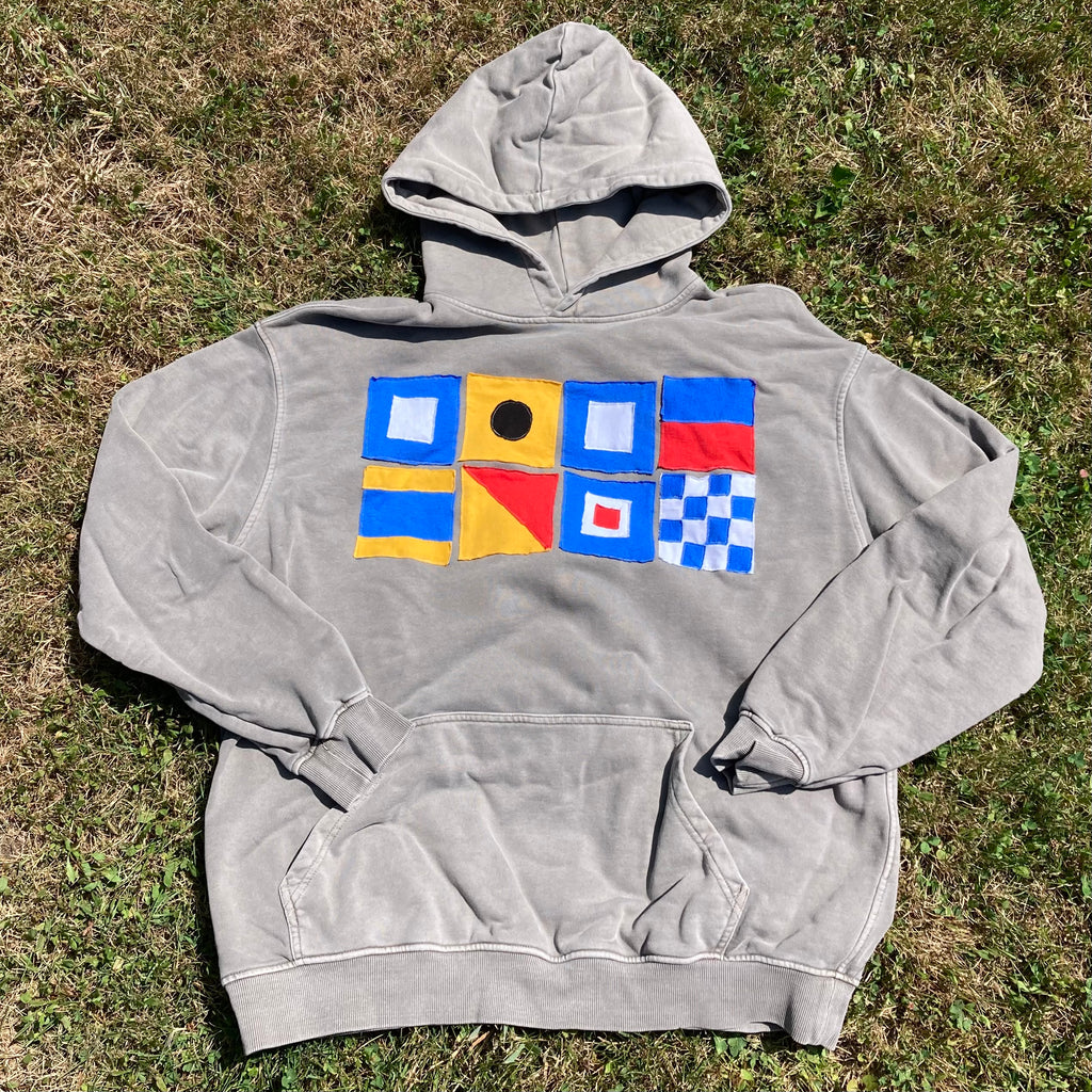 Large/XL "PIPE DOWN" Nauti Sailing Flags Hoodie
